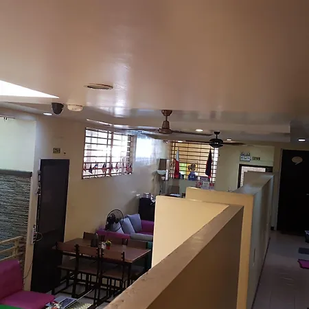 Crossroads Hostel Manila-3