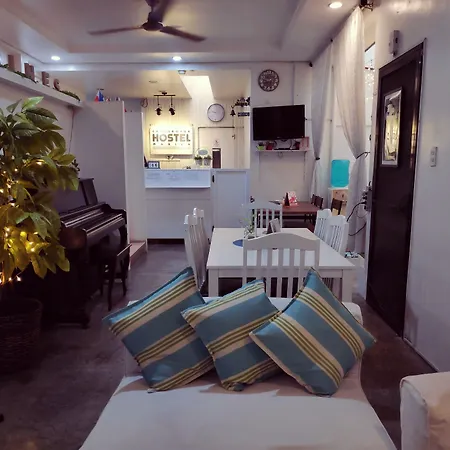 Crossroads Hostel Manila-2